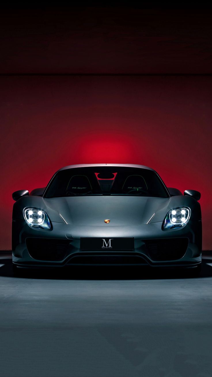 Porsche 918 in Red Light